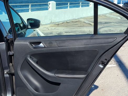 Used 2012 Volkswagen Jetta SE image 12