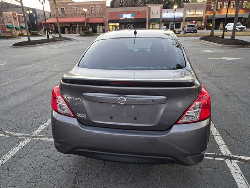Used 2019 Nissan Versa S Plus image 5