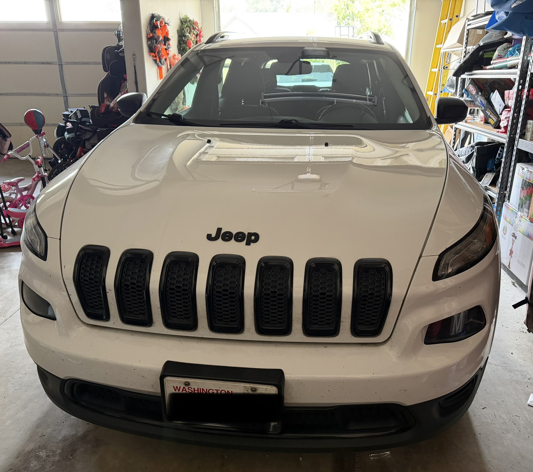Used 2016 Jeep Cherokee Sport AWD/4WD image 2