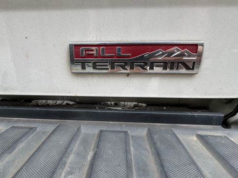 Used 2017 GMC Sierra 1500 SLT AWD/4WD image 9