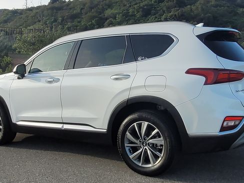 Used 2019 Hyundai Santa Fe Limited image 4