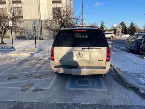 Used 2013 GMC Yukon Denali image 5