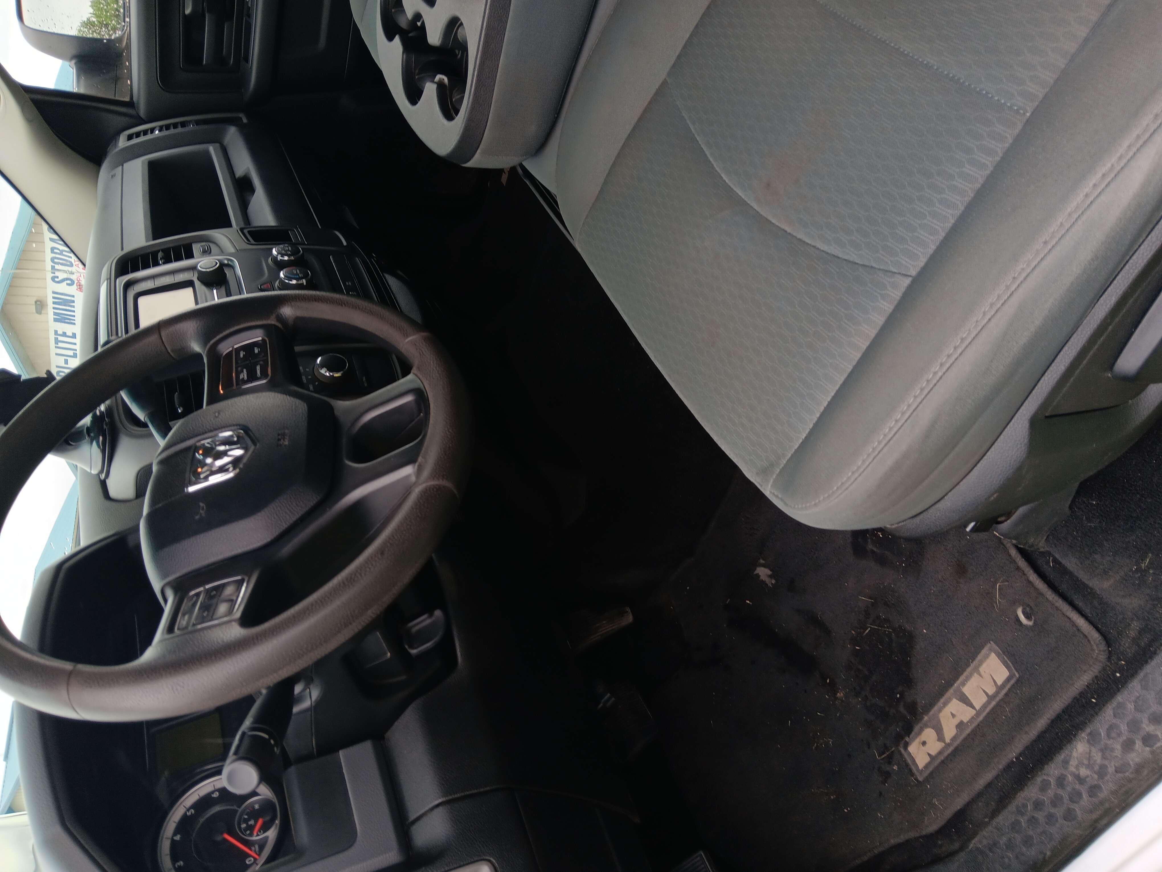 Used 2018 RAM 2500 Tradesman w/ Chrome Appearance Group AWD/4WD image 6