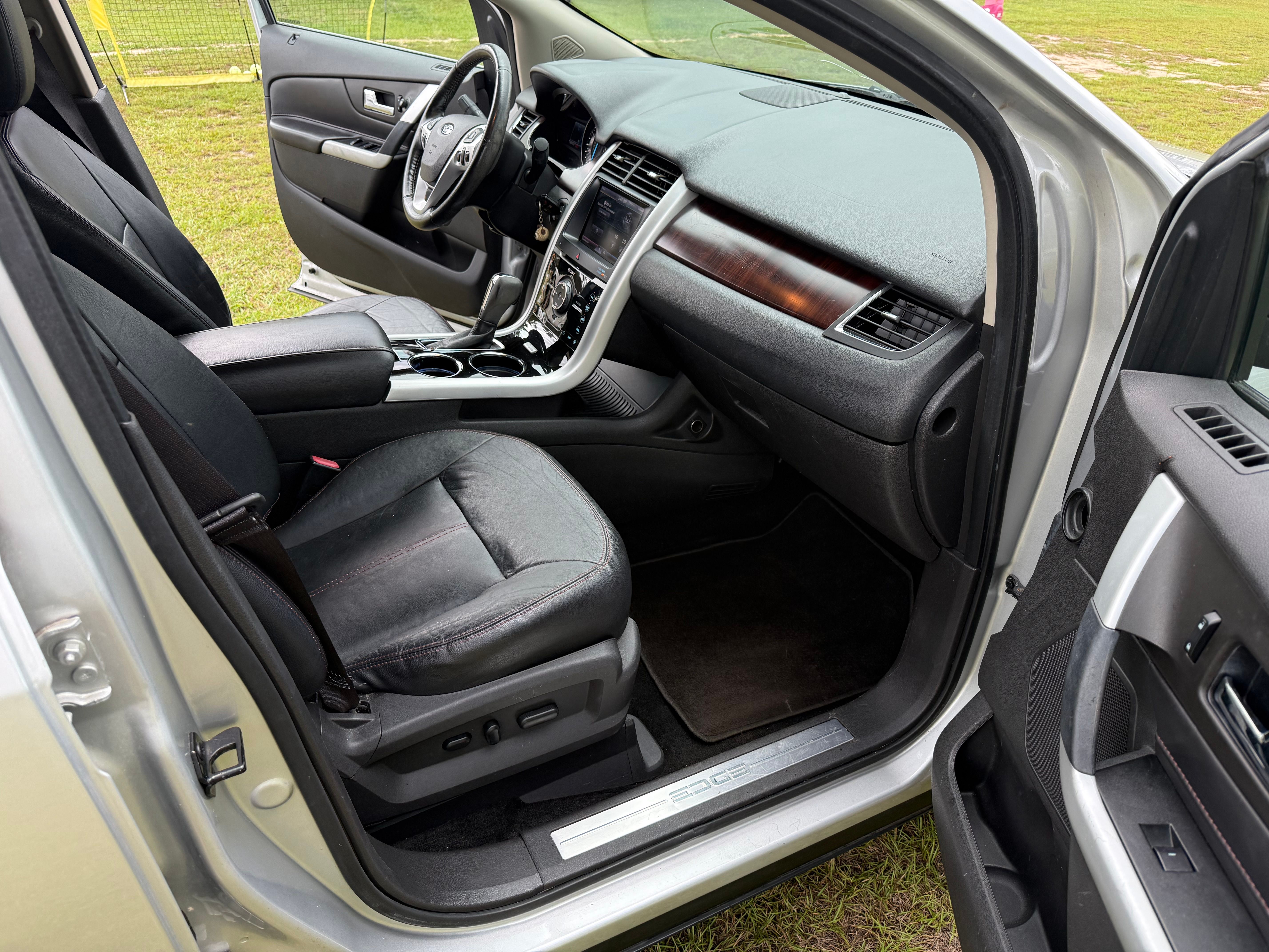 Used 2013 Ford Edge Limited FWD image 10