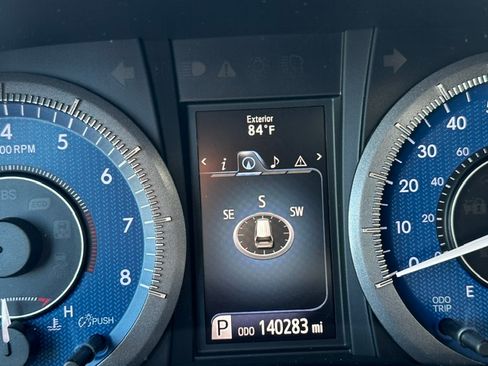 Used 2015 Toyota Sienna Limited FWD image 1