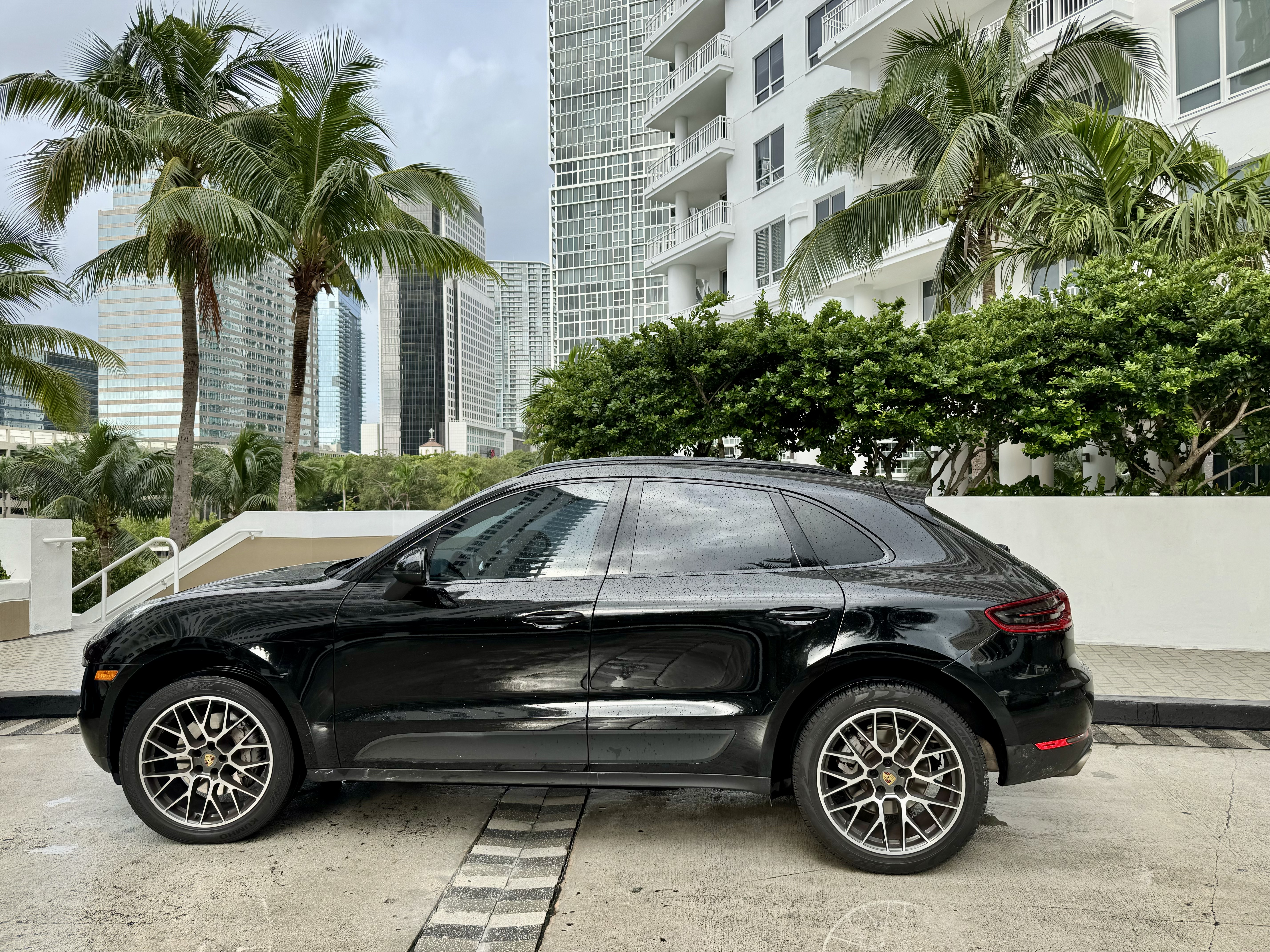 Used 2018 Porsche Macan S w/ Premium Package Plus AWD/4WD image 6