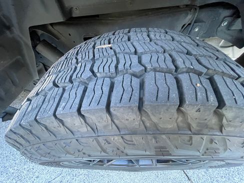 Used 2021 Jeep Gladiator Sport image 9