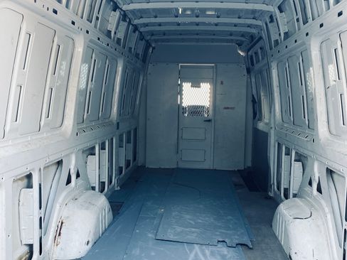 Used 2012 Mercedes-Benz Sprinter 2500 image 24