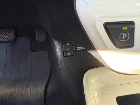 Used 2016 Toyota Prius Four Touring image 17