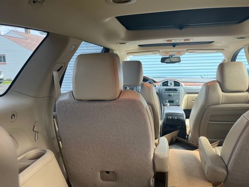 Used 2011 Buick Enclave CXL w/ Trailering Provision Package FWD image 31