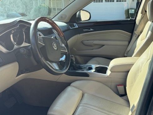 Used 2010 Cadillac SRX Luxury image 14