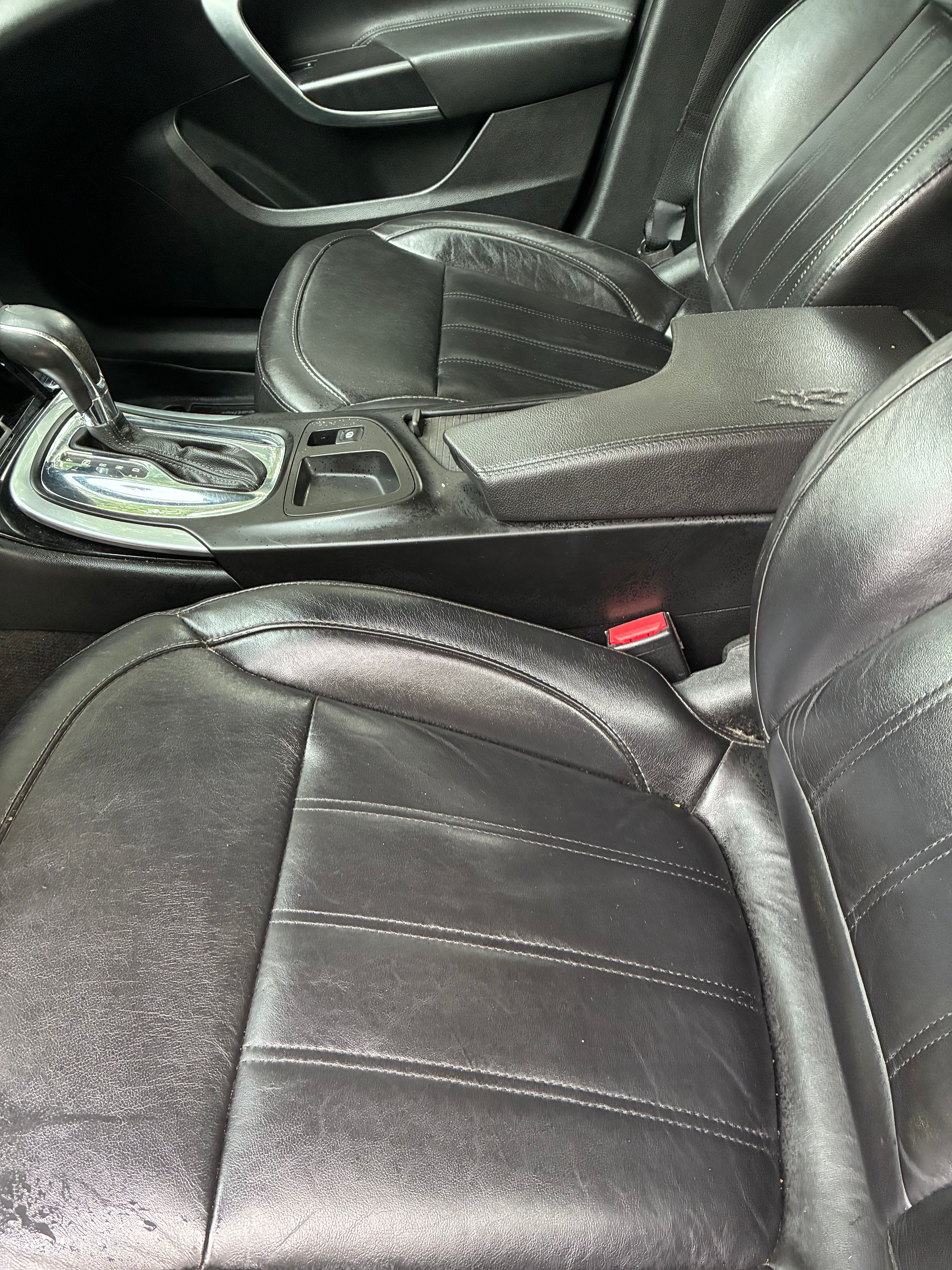 Used 2011 Buick Regal CXL FWD image 16