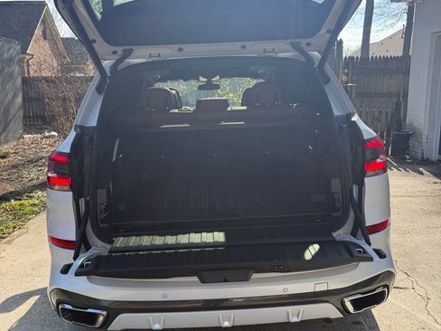 Used 2019 BMW X5 xDrive40i w/ M Sport Package image 9