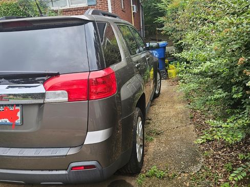 Used 2011 GMC Terrain SLT image 4