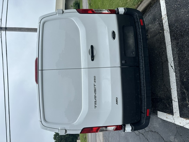 Used 2022 Ford Transit 250 Low Roof AWD image 9