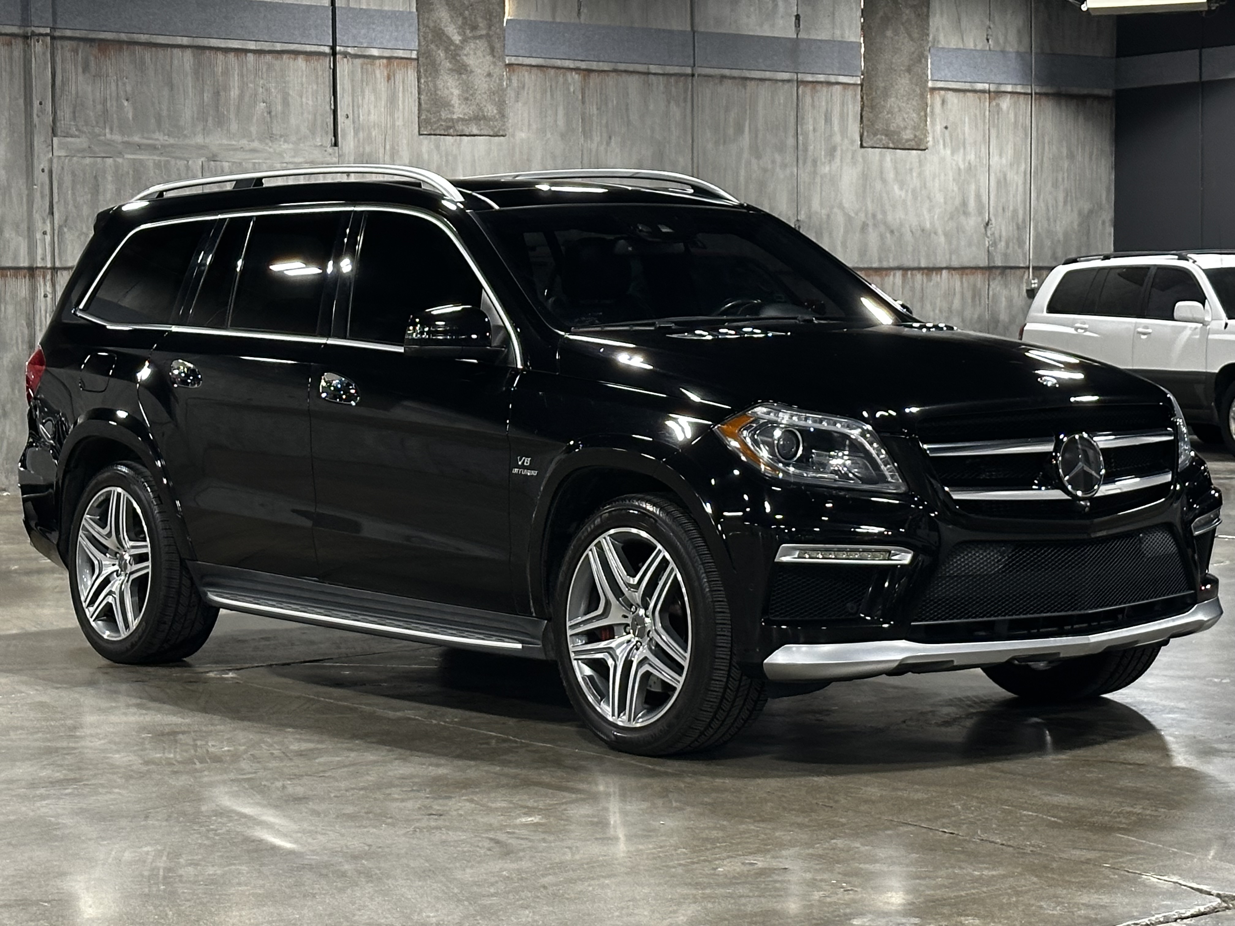 Used 2016 Mercedes-Benz GL 63 AMG 4MATIC w/ Accessory Chrome Package image 8