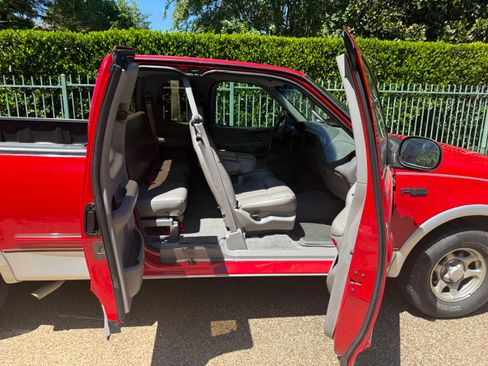 Used 1997 Ford F150 2WD SuperCab image 8