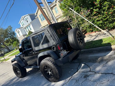 Used 2015 Jeep Wrangler Sport AWD/4WD image 6