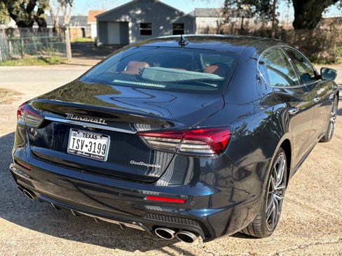 Used 2022 Maserati Quattroporte Modena image 2