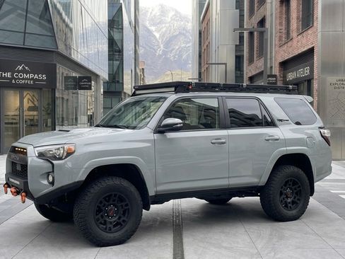 Used 2017 Toyota 4Runner TRD Pro AWD/4WD image 4