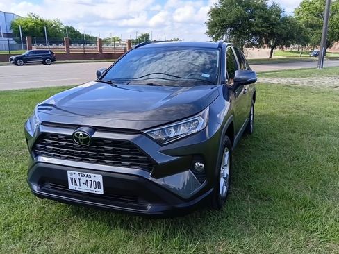 Used 2021 Toyota RAV4 XLE FWD image 1