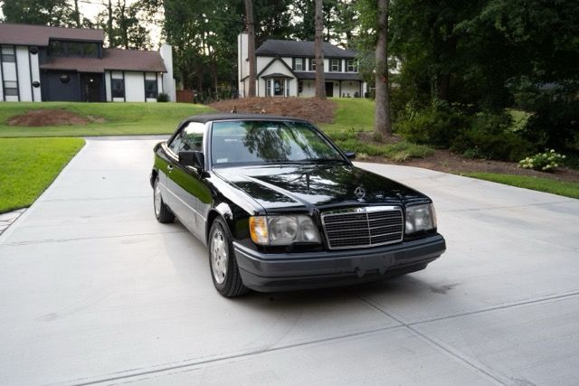 Used 1995 Mercedes-Benz E 320 Convertible image 1