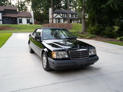 Used 1995 Mercedes-Benz E 320 Convertible image 1