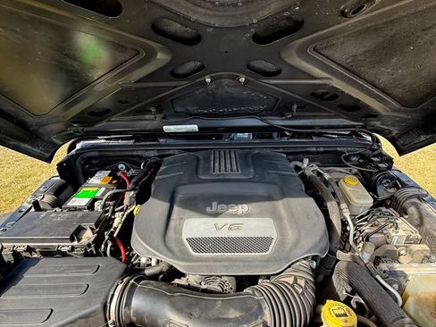 Used 2016 Jeep Wrangler Unlimited Sport w/ Quick Order Package 23S image 11