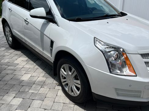 Used 2012 Cadillac SRX Luxury FWD image 2