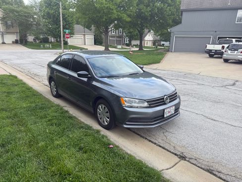 Used 2015 Volkswagen Jetta S FWD image 4