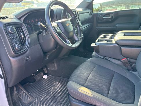 Used 2021 Chevrolet Silverado 1500 Custom image 6