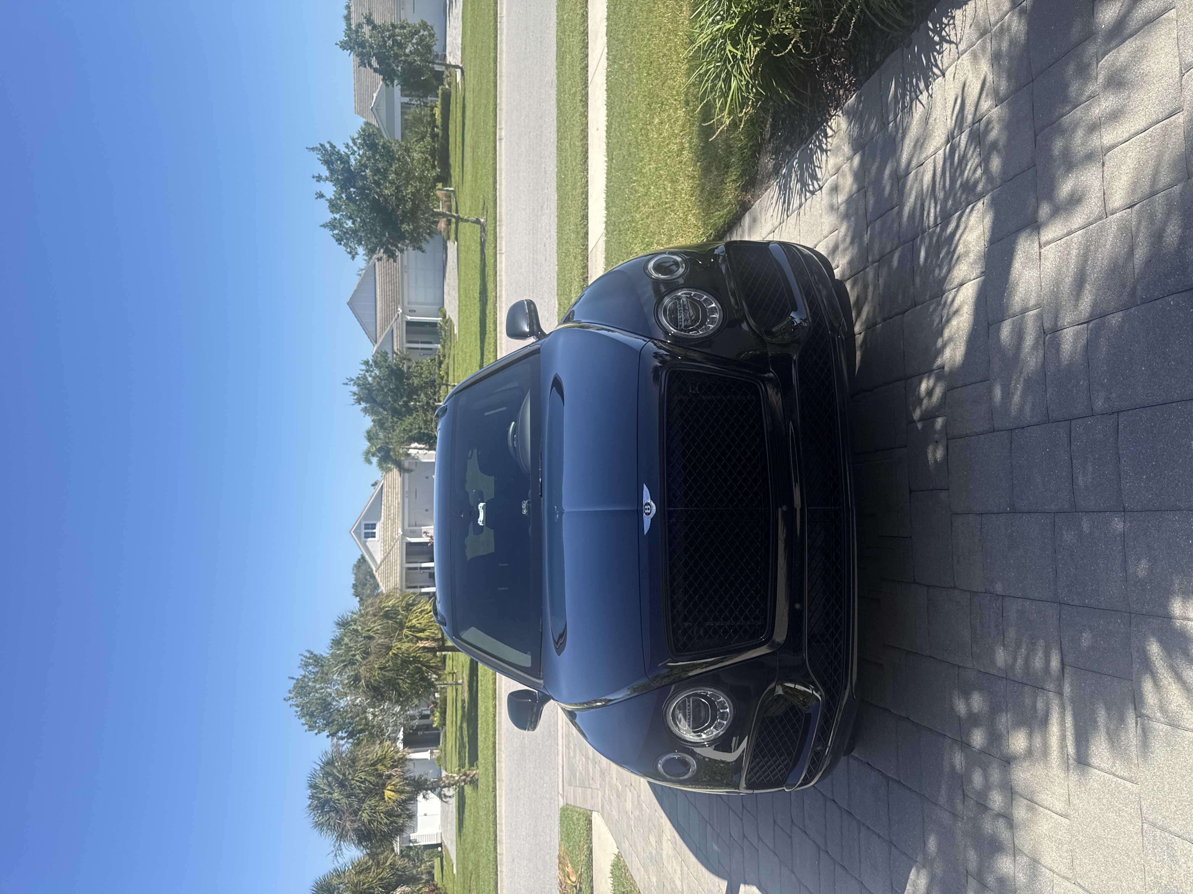 Used 2020 Bentley Bentayga Design Series AWD/4WD image 1