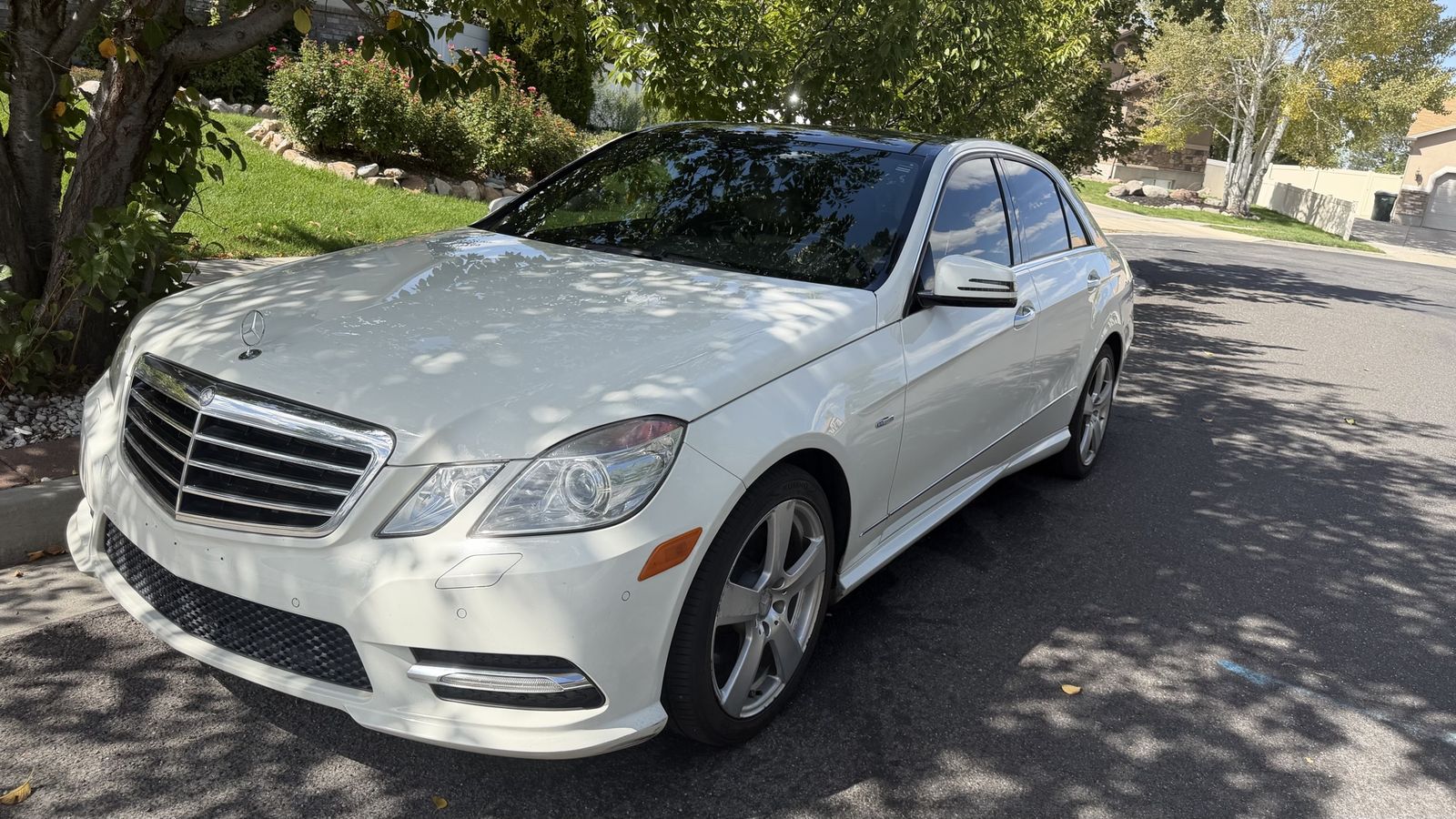 Used 2012 Mercedes-Benz E 350 4MATIC Sedan image 4