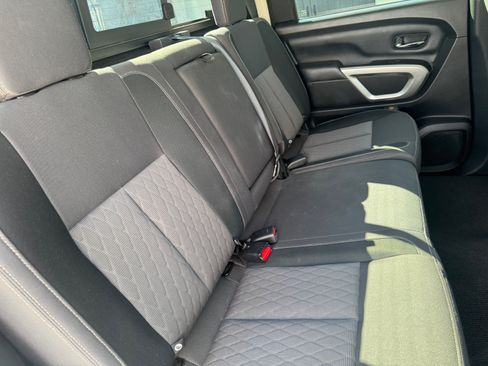 Used 2021 Nissan Titan SV w/ SV Convenience Package RWD image 10