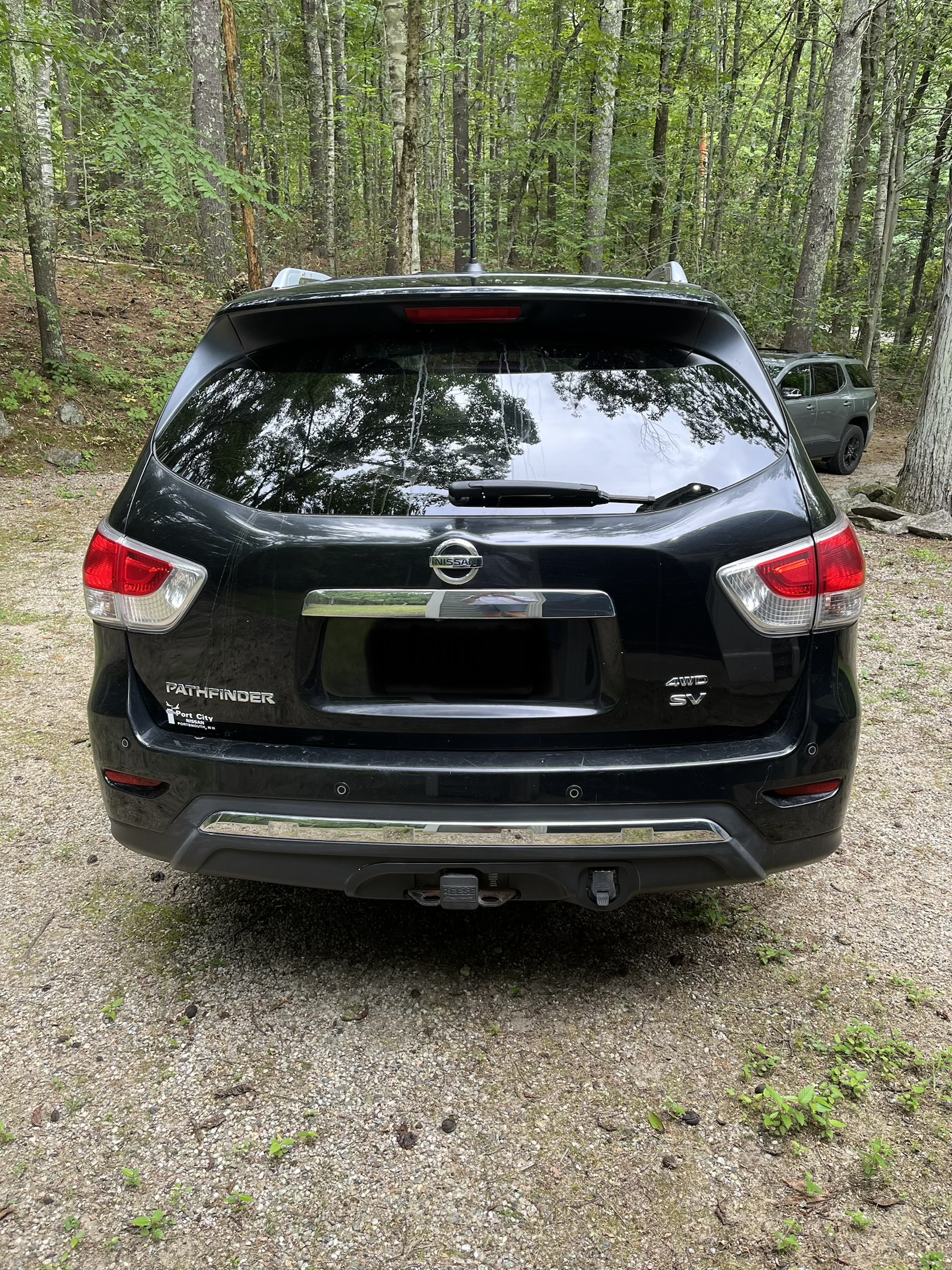 Used 2014 Nissan Pathfinder SV w/ Trailer Tow Package AWD/4WD image 6