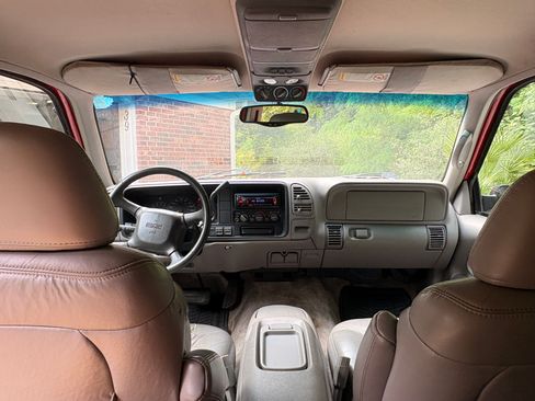 Used 1999 GMC Suburban 4WD w/ Marketing Opt Pkg 3 image 12