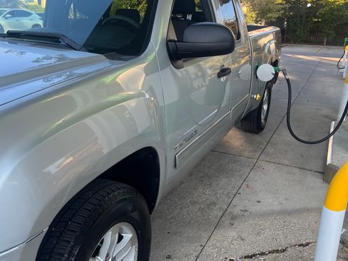 Used 2011 GMC Sierra 1500 SLE w/ Power Tech Package image 9