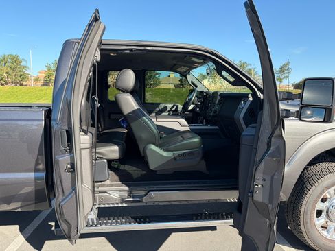 Used 2015 Ford F250 Lariat image 14