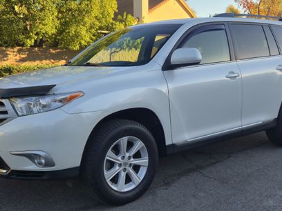Used 2012 Toyota Highlander SE