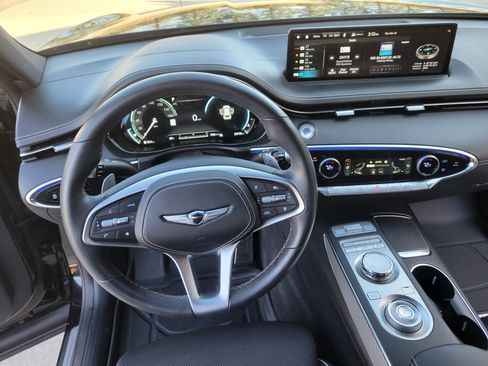 Used 2024 Genesis GV70 2.5T w/ Sport Prestige Package image 21