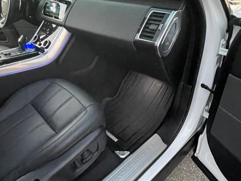 Used 2022 Land Rover Range Rover Sport HSE Silver Edition image 24