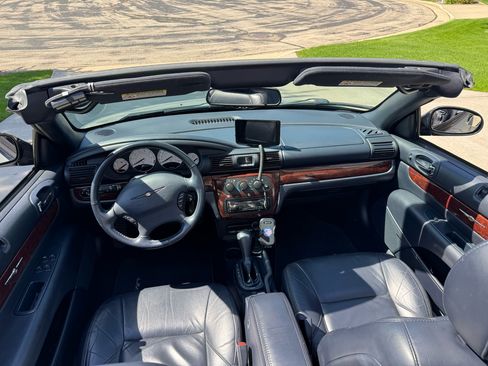 Used 2002 Chrysler Sebring Limited FWD image 15