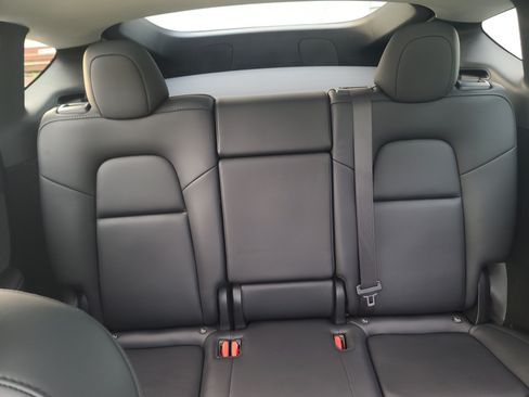 Used 2023 Tesla Model Y Long Range image 15