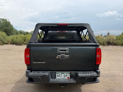 Used 2015 Chevrolet Colorado Z71 w/ LPO, Gearon Divider Package AWD/4WD image 10