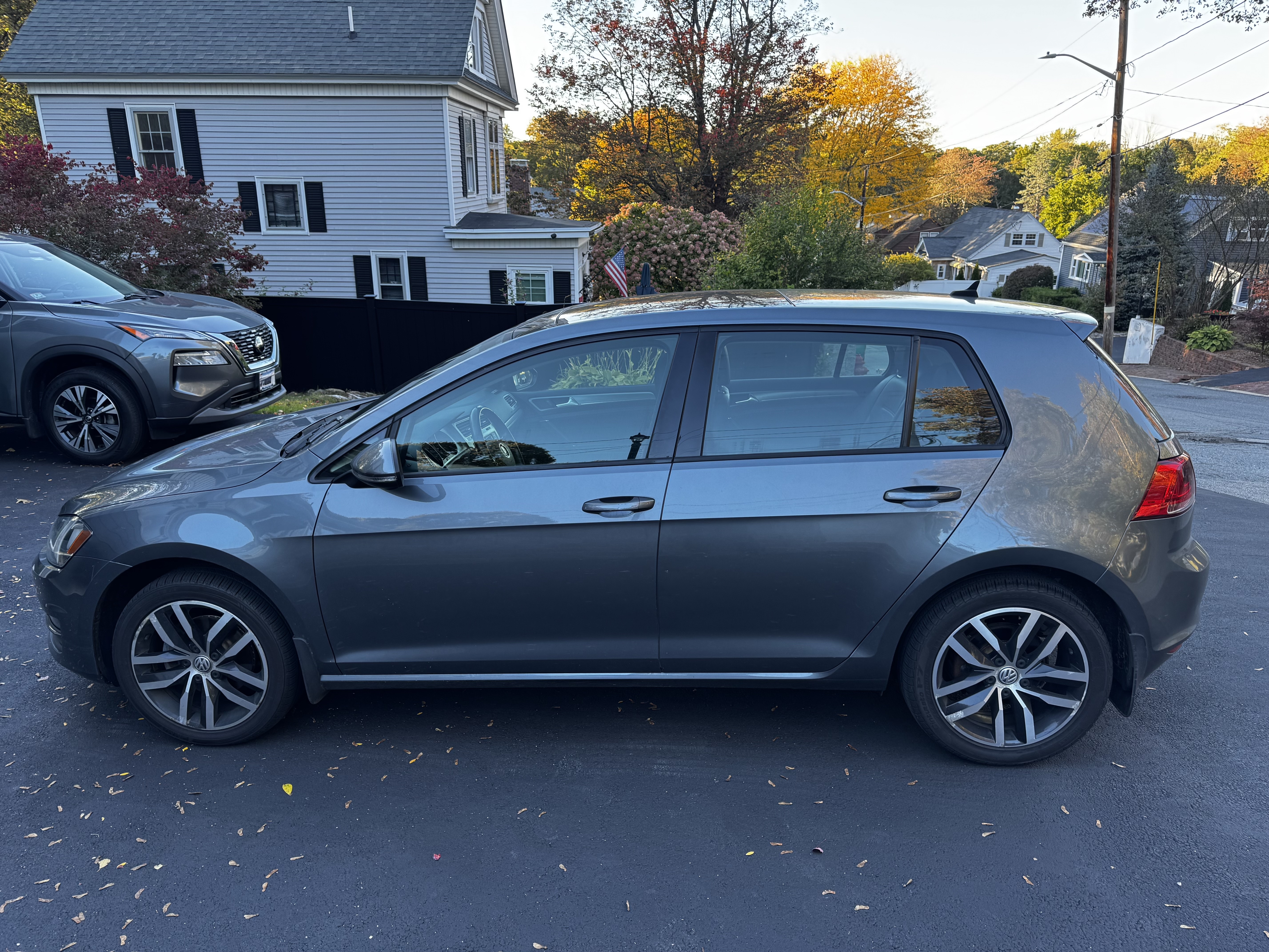 Used 2016 Volkswagen Golf SE w/ Lighting Package FWD image 10