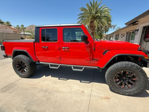 Used 2023 Jeep Gladiator Sport AWD/4WD image 11
