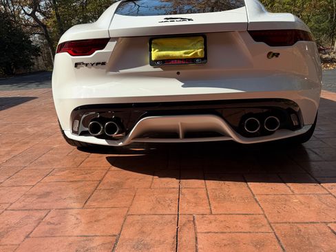 Used 2023 Jaguar F-TYPE R image 5