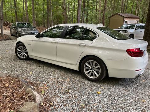 Used 2015 BMW 528i xDrive Sedan AWD/4WD image 2