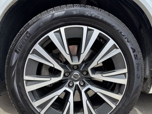 Used 2020 Volvo XC90 T6 Momentum image 24