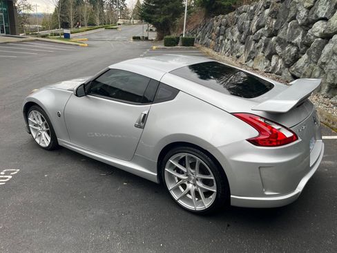 Used 2011 Nissan 370Z NISMO image 9